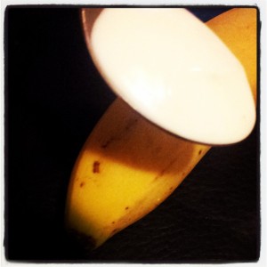 Retsept: banaan, maitsestamata jogurt ja vahukoor